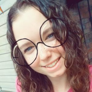 Meet your Posher, Adrianna